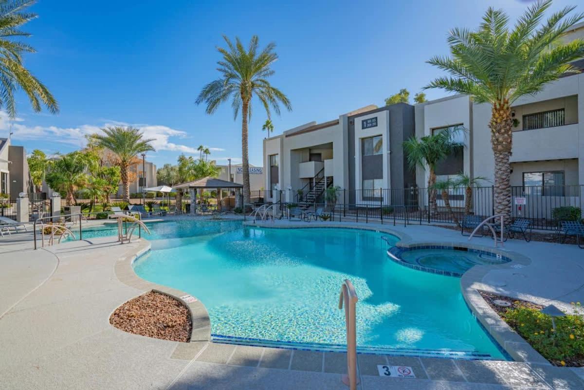 Modern 2Bd - Parking, Gym, Pool - Sleeps 8 - 5 Min Casino Apartamento Scottsdale Exterior foto